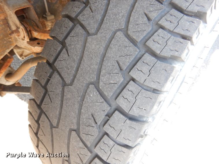 image for item DH8782 2001 Chevrolet Silverado 1500  pickup truck