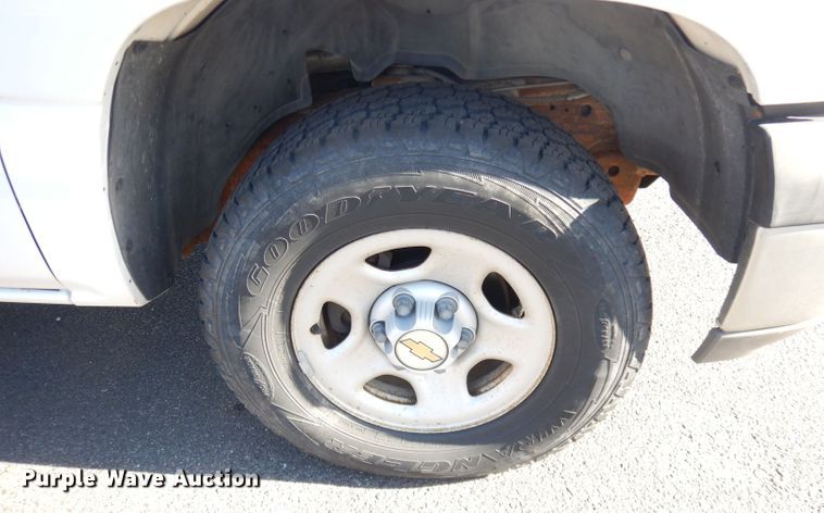 image for item DH8782 2001 Chevrolet Silverado 1500  pickup truck