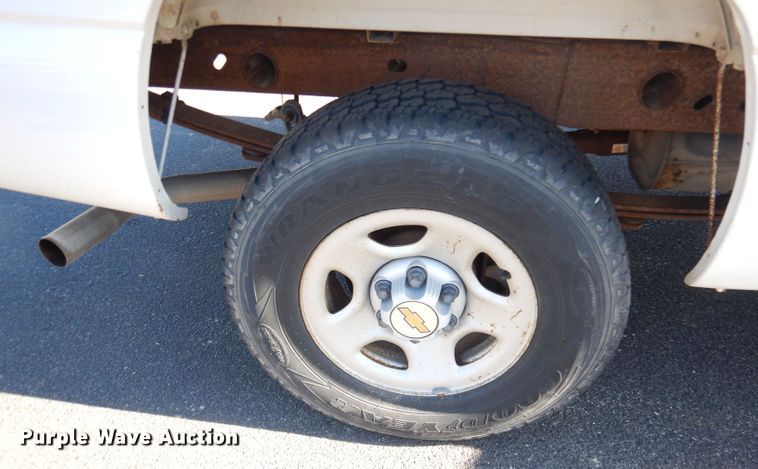 image for item DH8782 2001 Chevrolet Silverado 1500  pickup truck