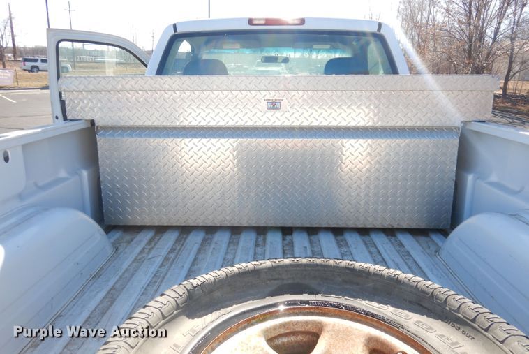 image for item DH8782 2001 Chevrolet Silverado 1500  pickup truck