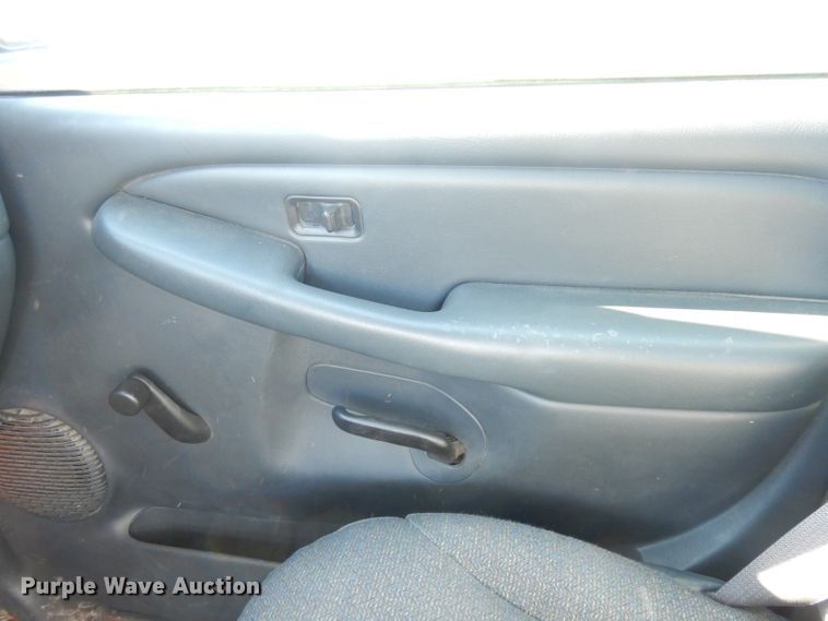 image for item DH8782 2001 Chevrolet Silverado 1500  pickup truck