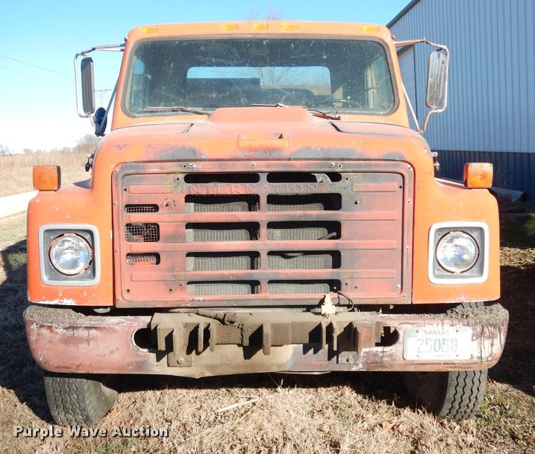 image for item DH8784 1984 International 1754  dump truck