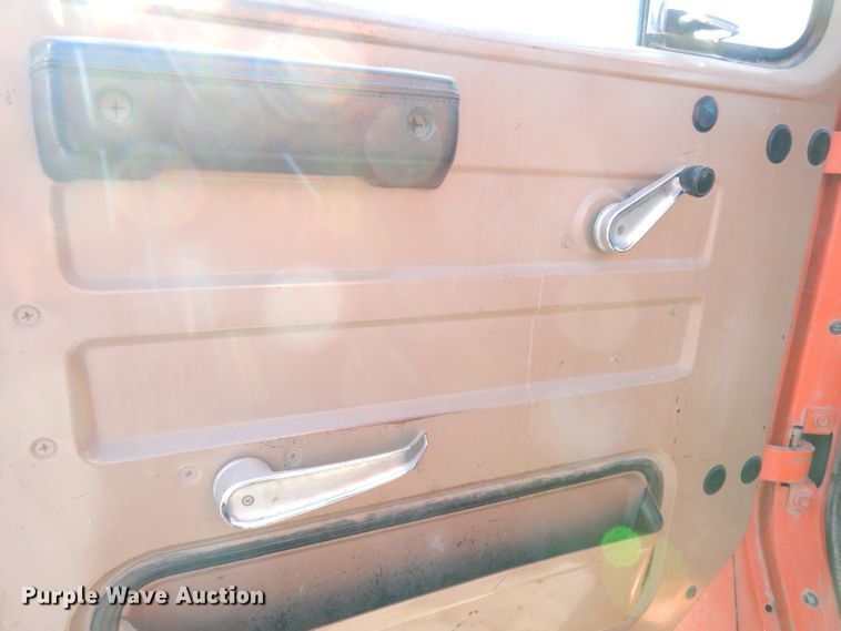 image for item DH8784 1984 International 1754  dump truck