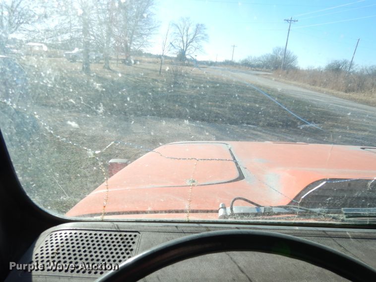 image for item DH8784 1984 International 1754  dump truck