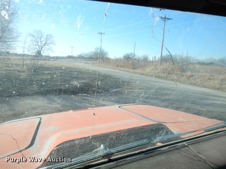 image for item DH8784 1984 International 1754  dump truck