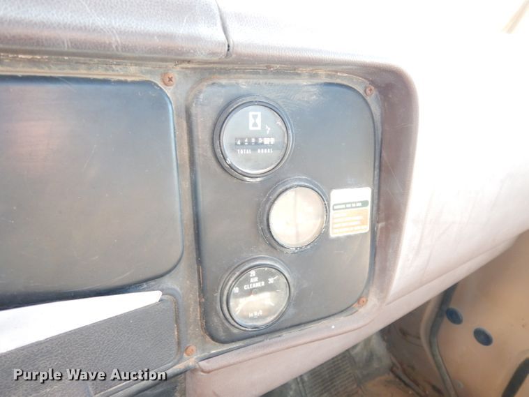 image for item DH8784 1984 International 1754  dump truck