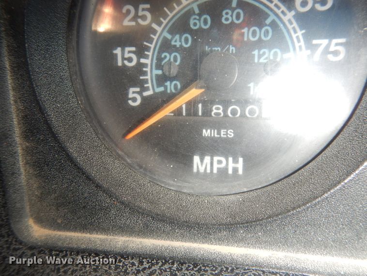 image for item DH8784 1984 International 1754  dump truck