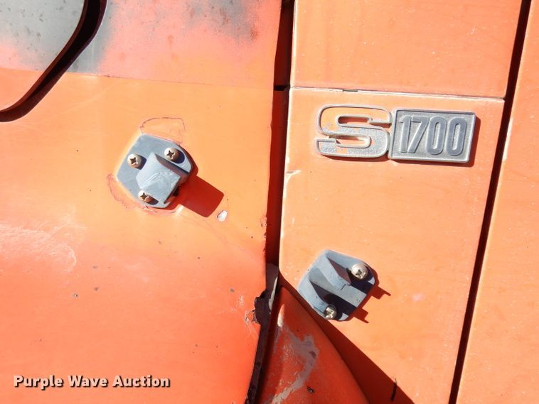 image for item DH8784 1984 International 1754  dump truck