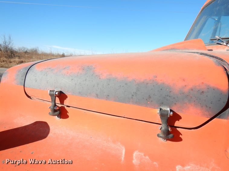 image for item DH8784 1984 International 1754  dump truck