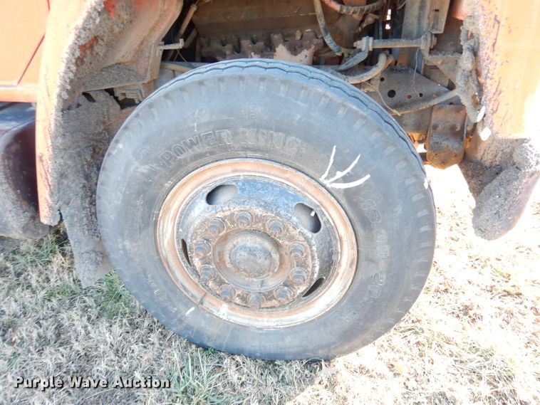 image for item DH8784 1984 International 1754  dump truck