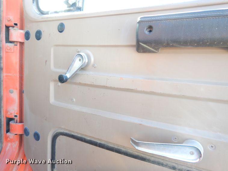 image for item DH8784 1984 International 1754  dump truck