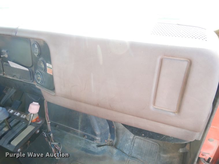 image for item DH8784 1984 International 1754  dump truck