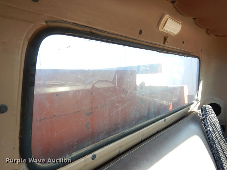 image for item DH8784 1984 International 1754  dump truck