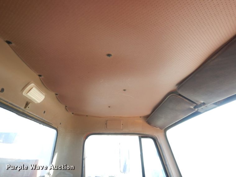 image for item DH8784 1984 International 1754  dump truck