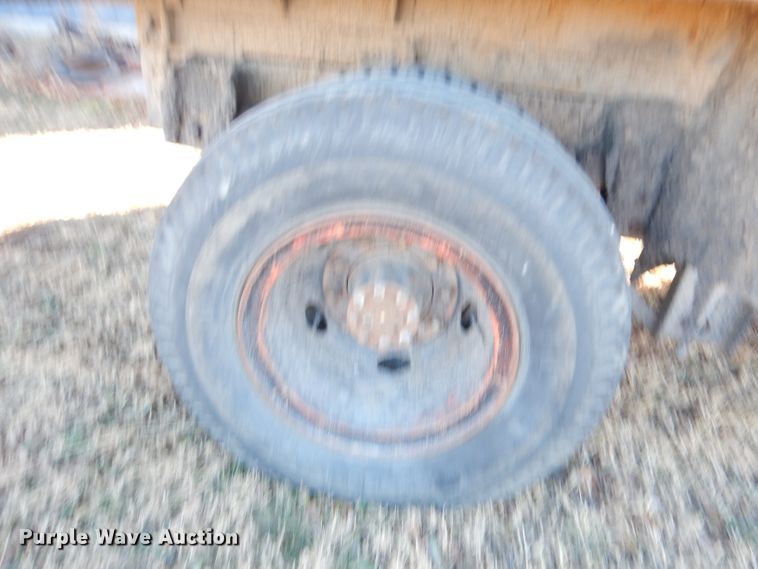 image for item DH8784 1984 International 1754  dump truck