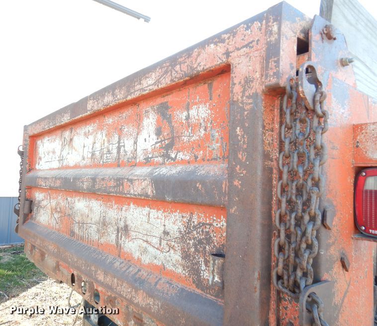 image for item DH8784 1984 International 1754  dump truck