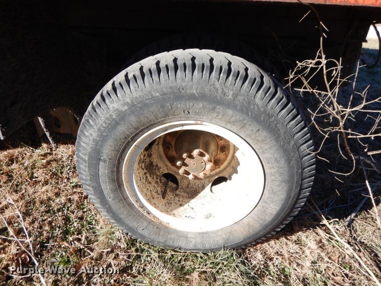 image for item DH8784 1984 International 1754  dump truck