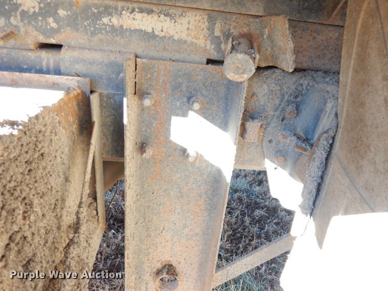 image for item DH8784 1984 International 1754  dump truck