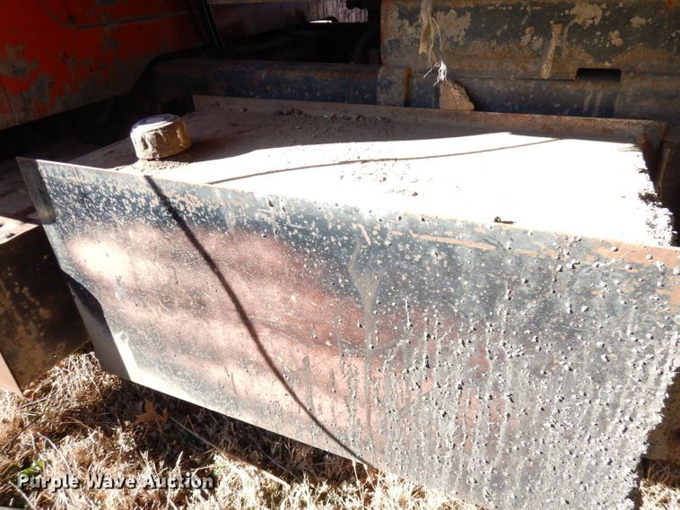 image for item DH8784 1984 International 1754  dump truck