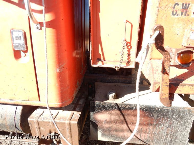 image for item DH8784 1984 International 1754  dump truck