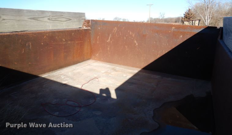 image for item DH8784 1984 International 1754  dump truck