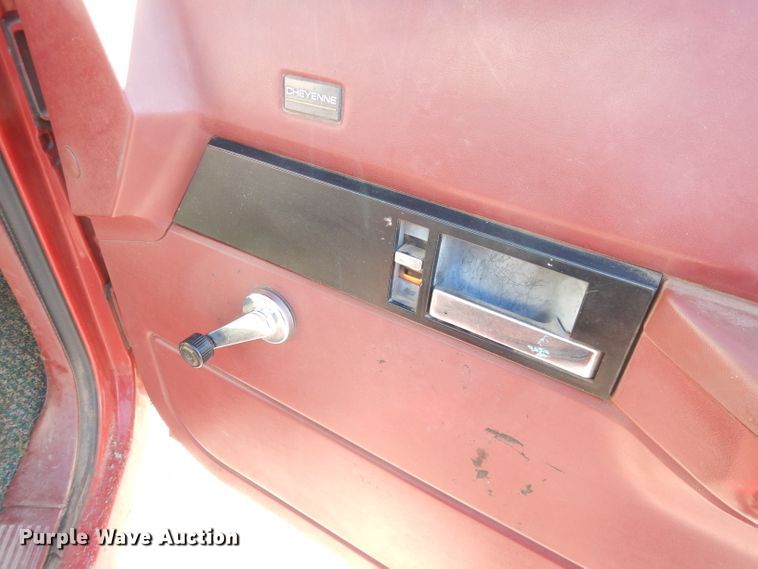 image for item DH8831 1991 Chevrolet Cheyenne 1500  pickup truck