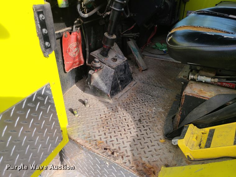 image for item GB9180 1974 Pierce A1823-301  pumper fire truck