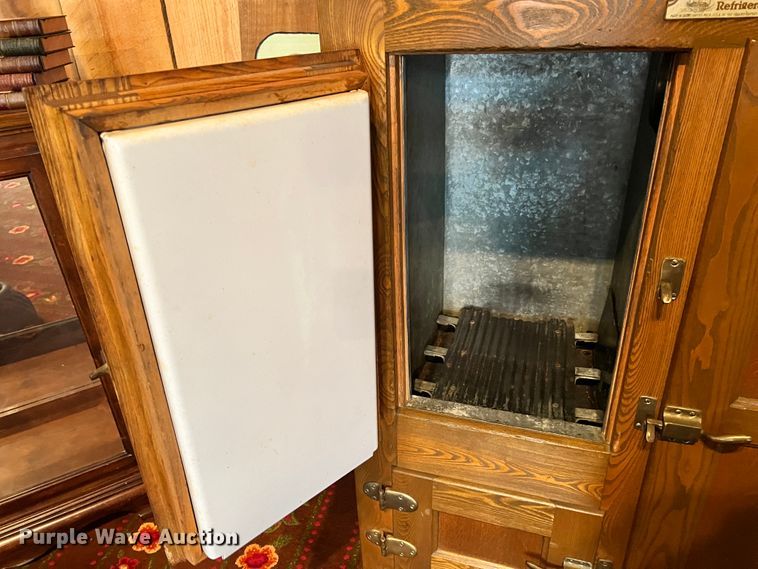 image for item ID9644 Leonard  refrigerator