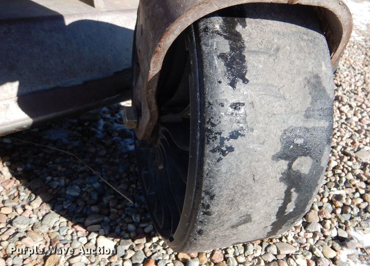 image for item IE9526 2013 Grasshopper 430D  ZTR lawn mower