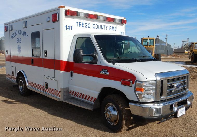 image for item IE9533 2008 Ford E450 Super Duty  ambulance