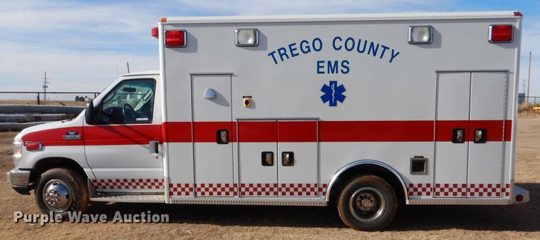 image for item IE9533 2008 Ford E450 Super Duty  ambulance