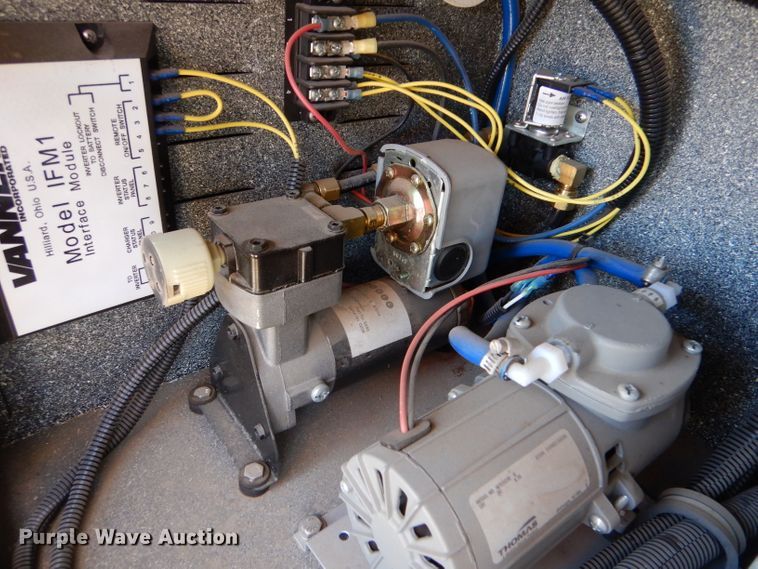 image for item IE9533 2008 Ford E450 Super Duty  ambulance