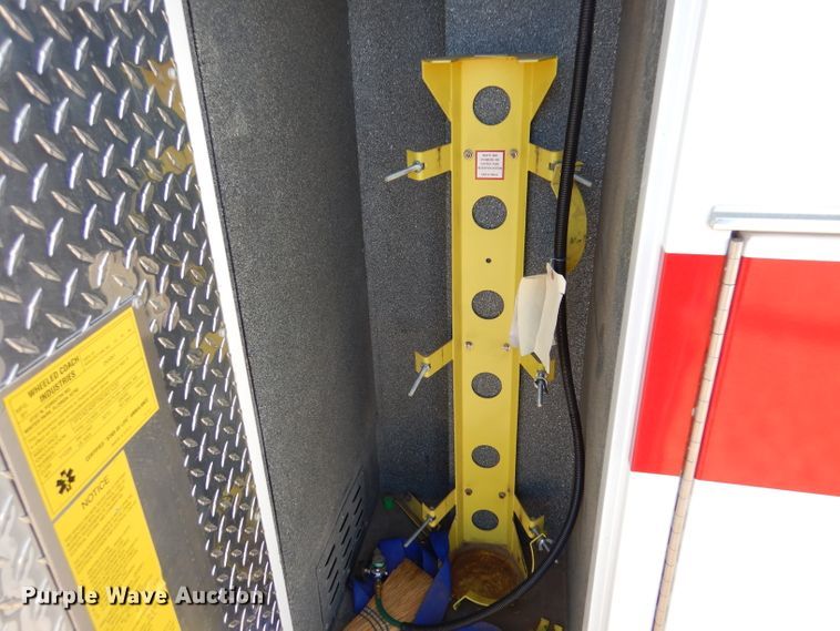 image for item IE9533 2008 Ford E450 Super Duty  ambulance