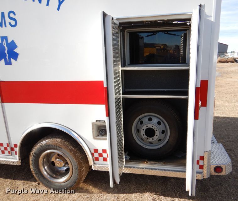 image for item IE9533 2008 Ford E450 Super Duty  ambulance