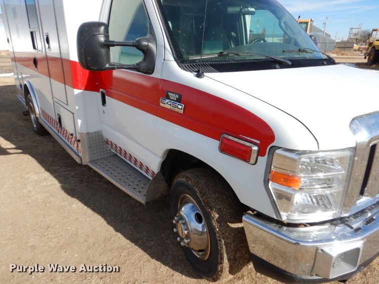 image for item IE9533 2008 Ford E450 Super Duty  ambulance