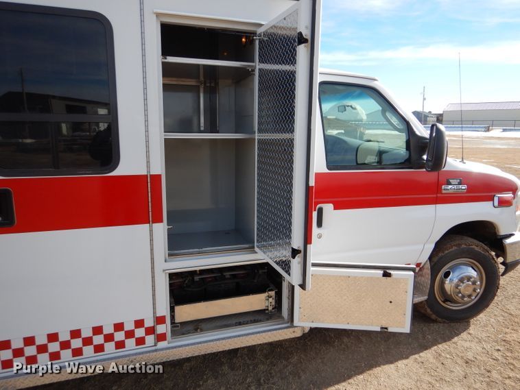 image for item IE9533 2008 Ford E450 Super Duty  ambulance