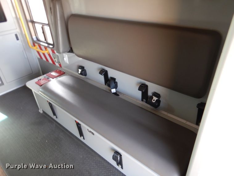 image for item IE9533 2008 Ford E450 Super Duty  ambulance