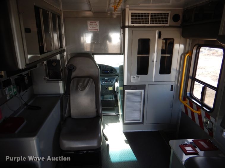 image for item IE9533 2008 Ford E450 Super Duty  ambulance