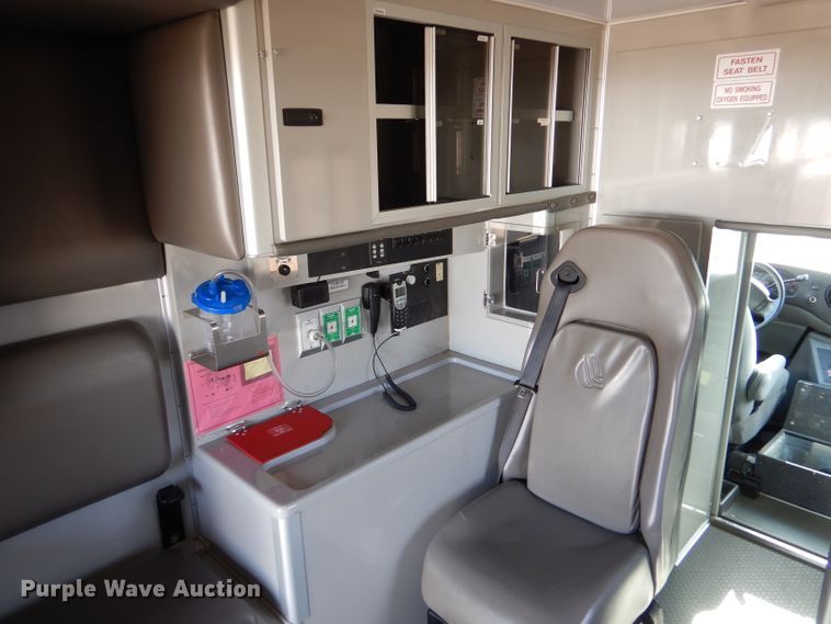 image for item IE9533 2008 Ford E450 Super Duty  ambulance