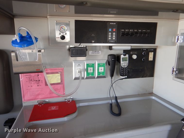 image for item IE9533 2008 Ford E450 Super Duty  ambulance