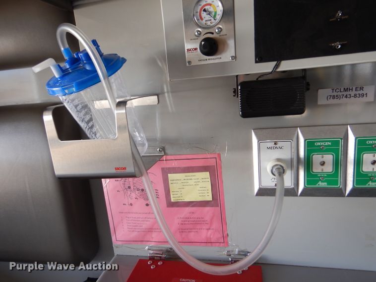 image for item IE9533 2008 Ford E450 Super Duty  ambulance