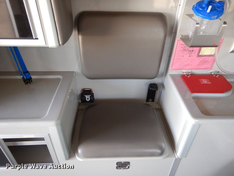 image for item IE9533 2008 Ford E450 Super Duty  ambulance