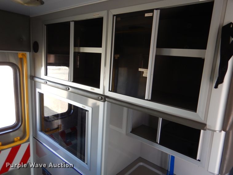 image for item IE9533 2008 Ford E450 Super Duty  ambulance