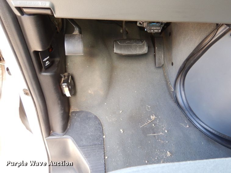 image for item IE9533 2008 Ford E450 Super Duty  ambulance