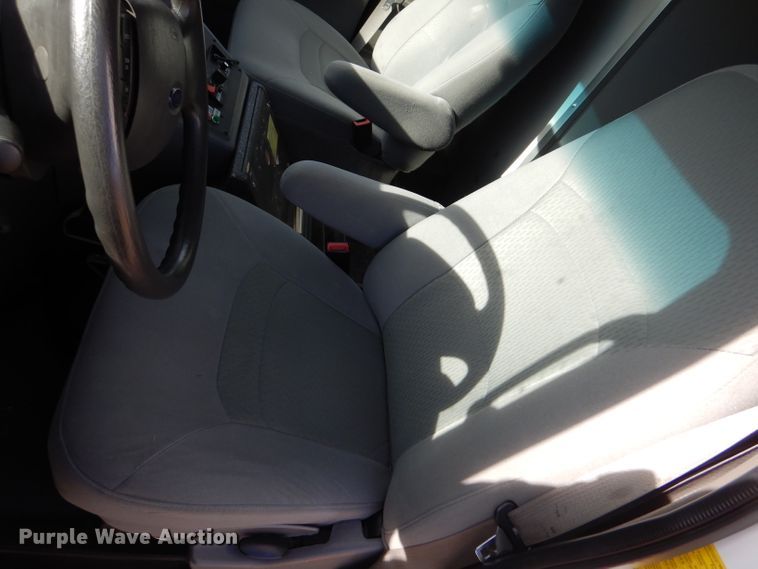 image for item IE9533 2008 Ford E450 Super Duty  ambulance