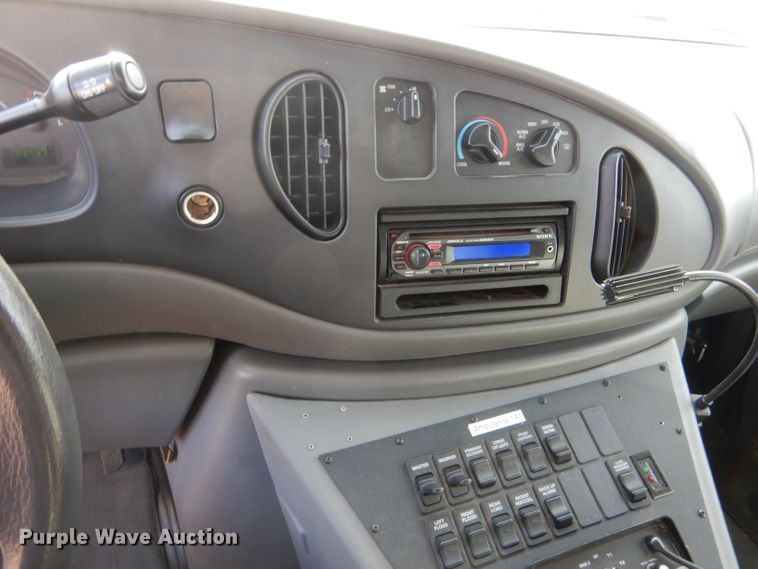 image for item IE9533 2008 Ford E450 Super Duty  ambulance