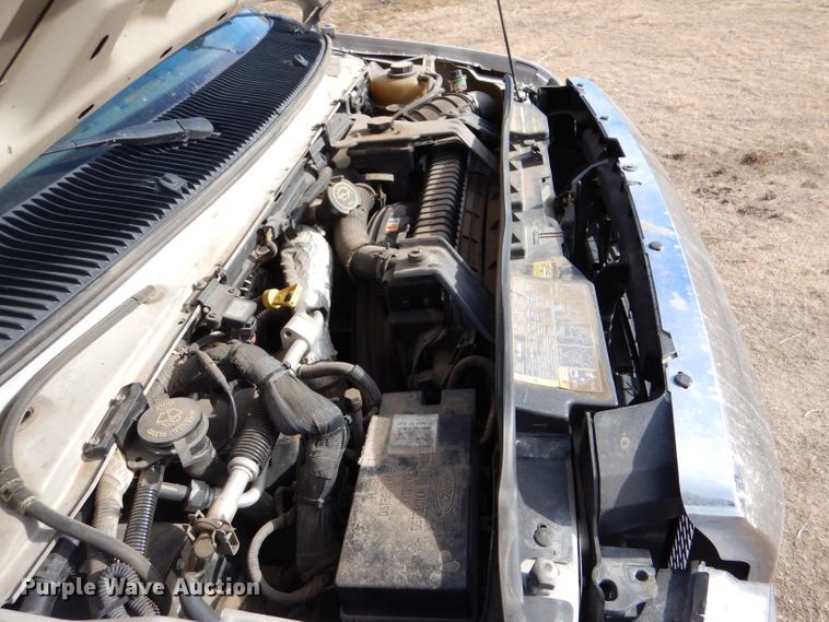 image for item IE9533 2008 Ford E450 Super Duty  ambulance