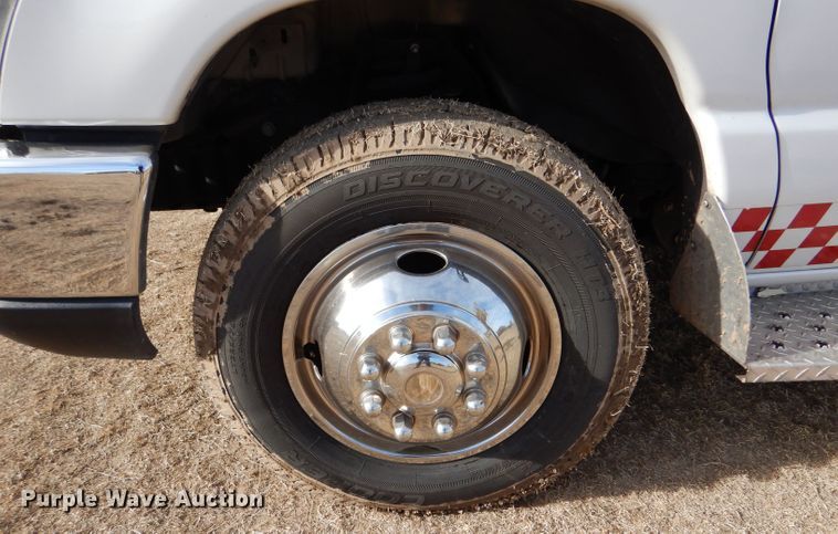 image for item IE9533 2008 Ford E450 Super Duty  ambulance