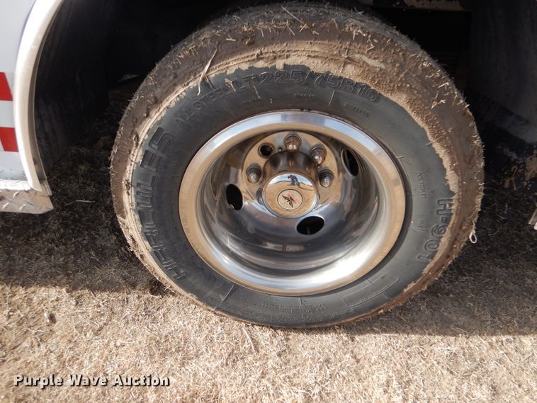 image for item IE9533 2008 Ford E450 Super Duty  ambulance