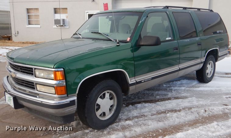 image for item IE9534 1999 Chevrolet Suburban C1500  SUV